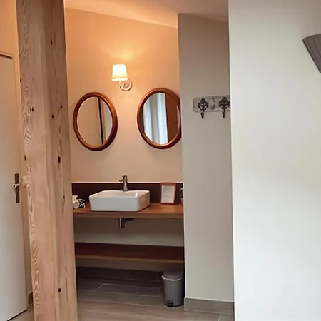 Pensión Manzana Au Chateau Lavalade Castelsarrasin