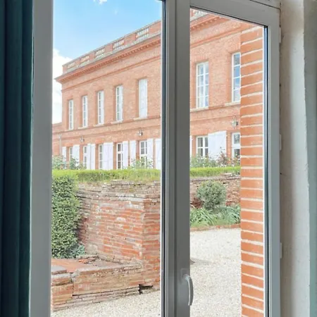 Manzana Au Chateau Lavalade Pensión *