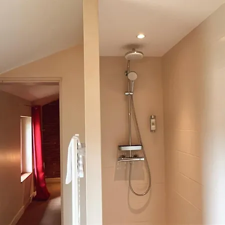 Manzana Au Chateau Lavalade Pensión Castelsarrasin