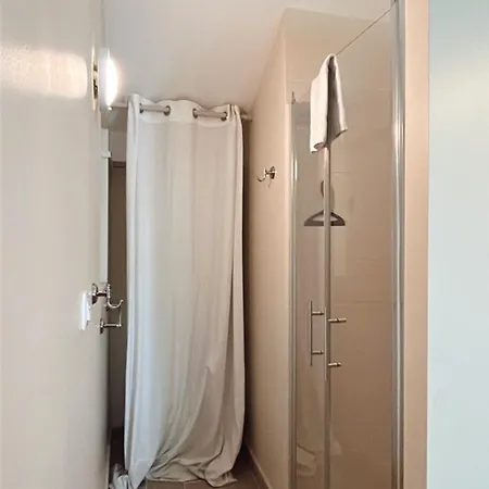 Pensión Manzana Au Chateau Lavalade *