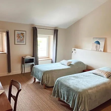 Pensión Manzana Au Chateau Lavalade