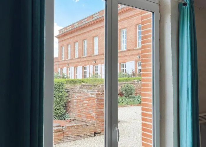 Chateau Lavalade 게스트하우스 *