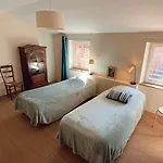 Manzana Au Château Lavalade Maison d'hôtes *
