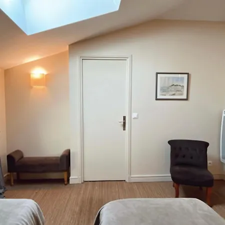 Gasthuis Manzana Au Chateau Lavalade