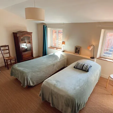 Chateau Lavalade 게스트하우스 *