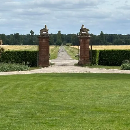 Manzana Au Château Lavalade * Castelsarrasin