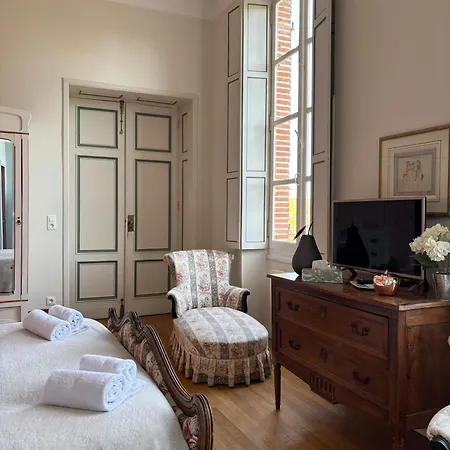 Manzana Au Chateau Lavalade Castelsarrasin