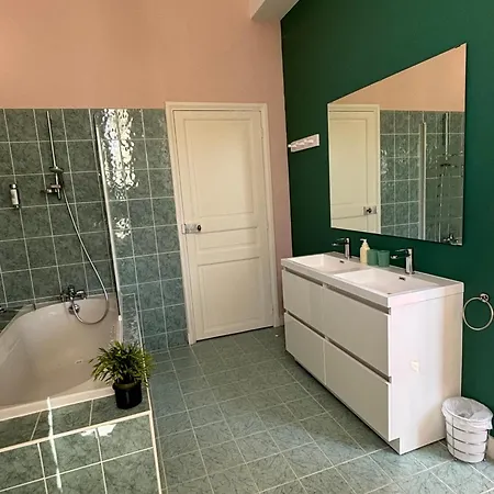 Manzana Au Château Lavalade Casa de hóspedes