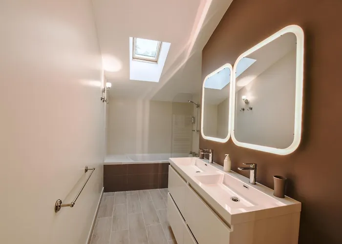 בית הארחה Chateau Lavalade *